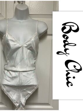 Body Chic White Floral Sleep Romper